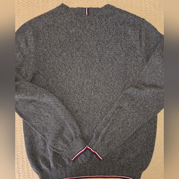 Tommy Hilfiger Grey Cotton Crew Neck Sweater (Size US Large) - Picture 4 of 4